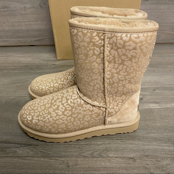 UGG | Classic Short Snow Leopard Amphora Boots 8 - Picture 3 of 12